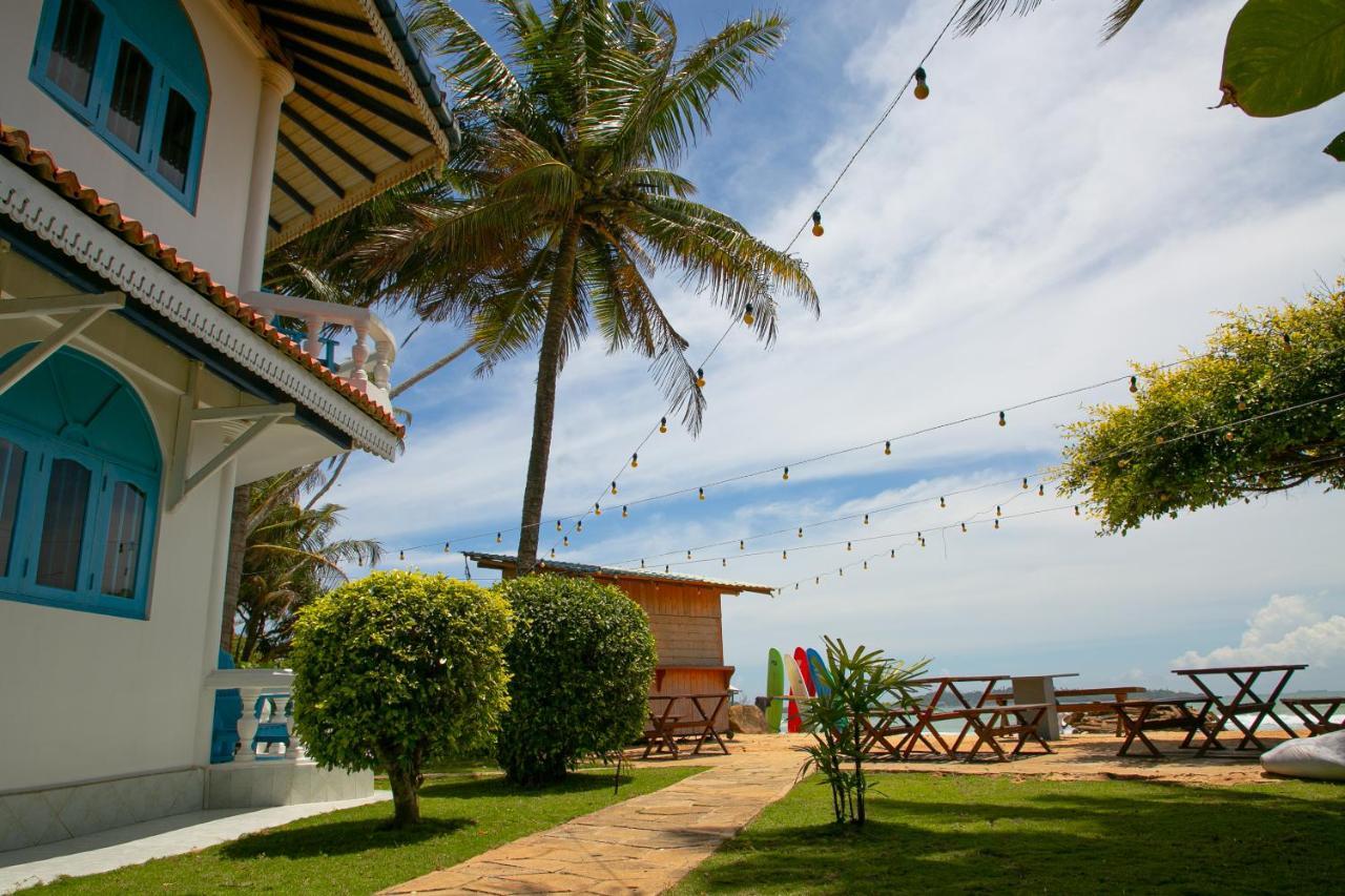 Alma Beach Hotel Weligama Exterior foto